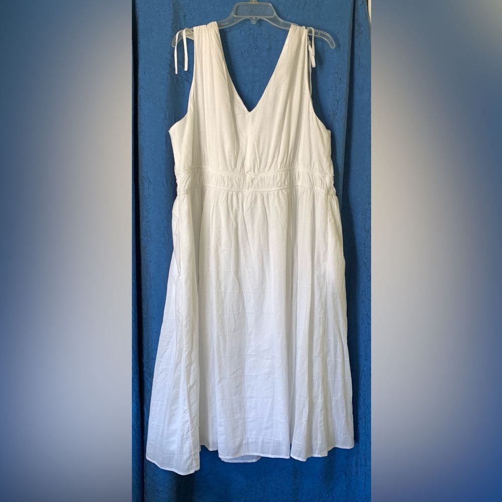 NWT Torrid Bright White Dress 3XL Empire Cotton Lined Flowy Vneck Midi
